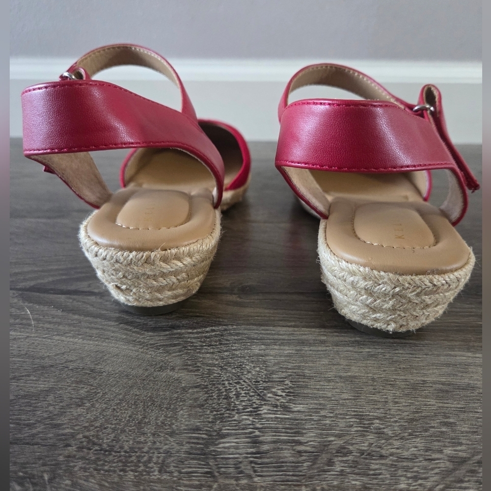 Kelly & Katie neva sandals size 8M NWOT - Picture 4 of 7